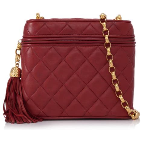 sac chanel bandouliere rouge|Chanel boutique.